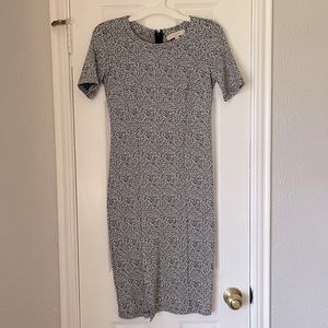 Fitted short sleeve midi dress